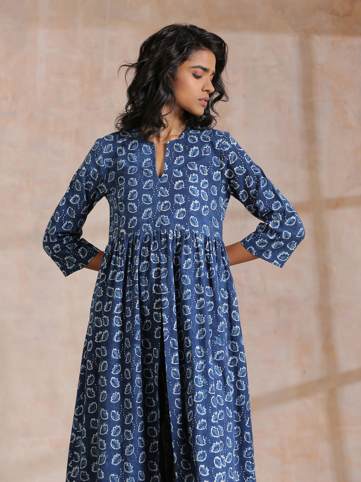 trueBrowns Indigo Dabu Floral Print Cotton Kurta Pant Set | Grocsy