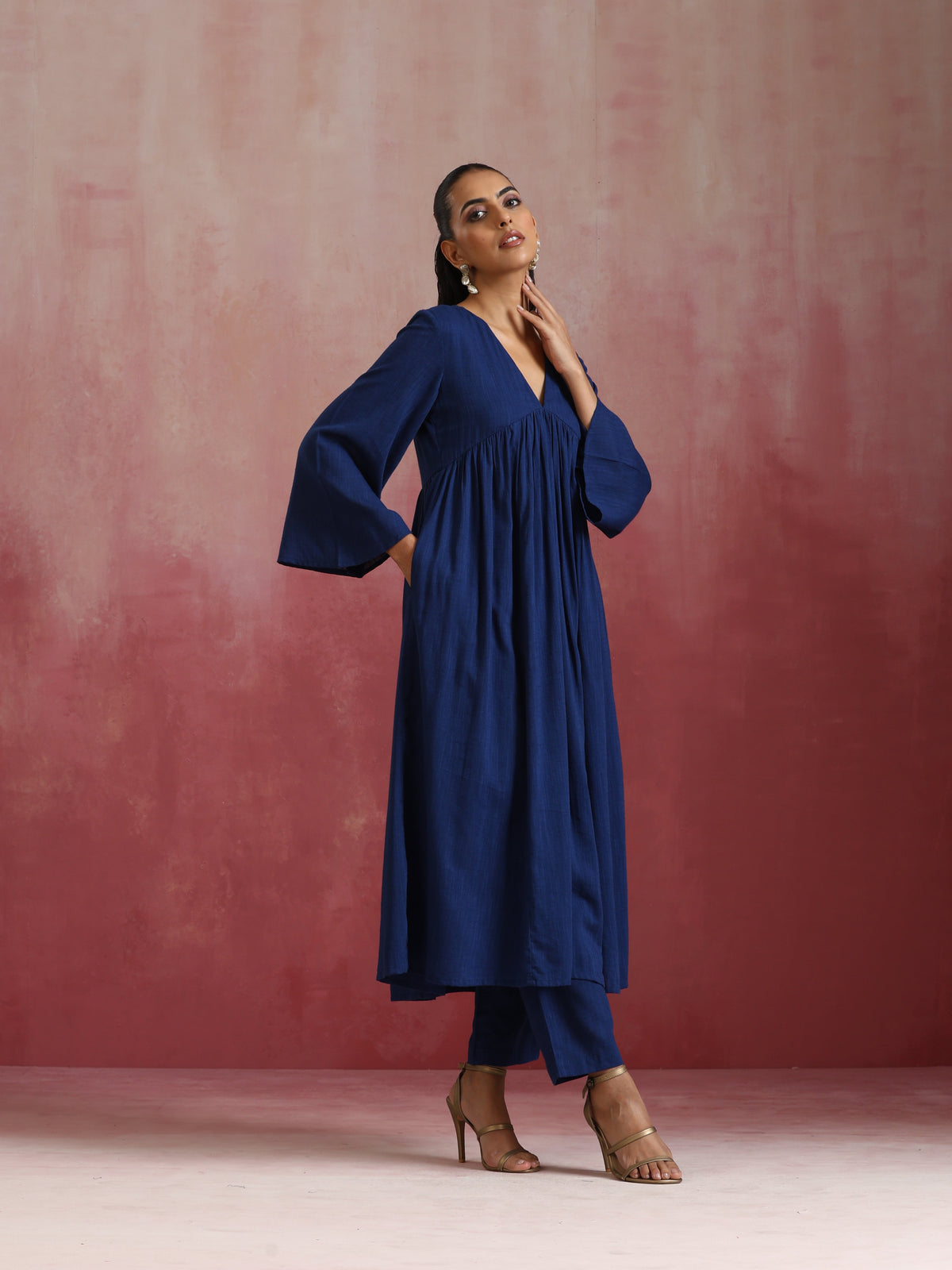 trueBrowns Blue Cotton Dobby Kurta Set | Grocsy