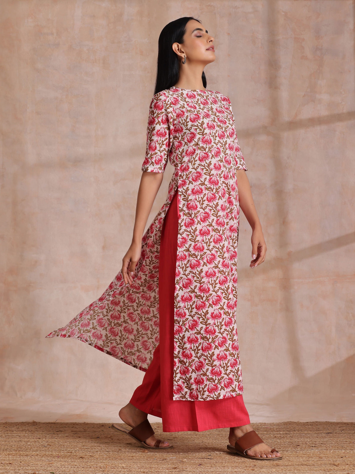 trueBrowns Pink Brown Overall Floral On White Block Print Cotton Slit Kurta Pant Set | Grocsy