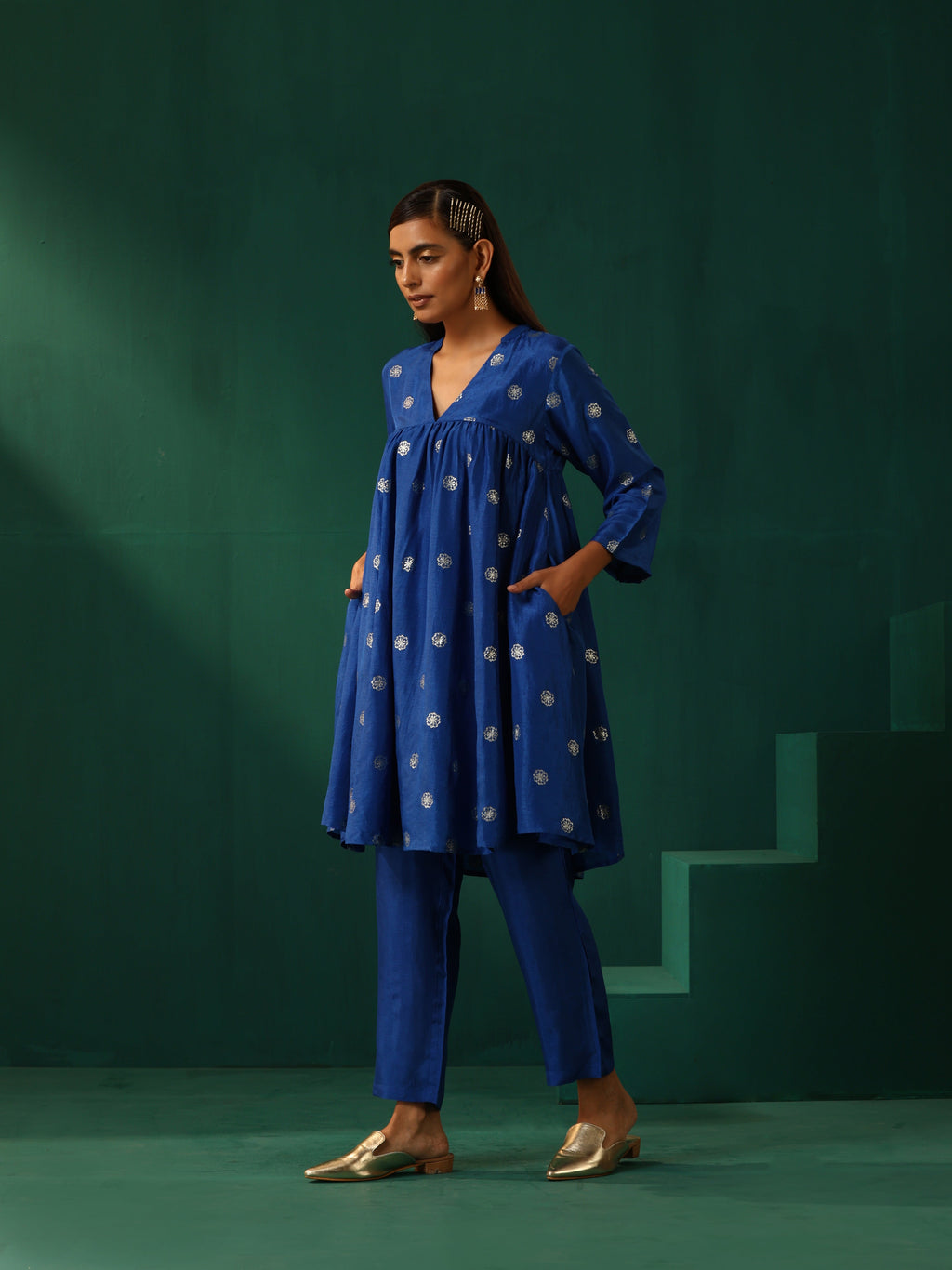 trueBrowns Royal Blue Geometric Floral Viscose Silk Front Gathered Co-ord Set | Grocsy