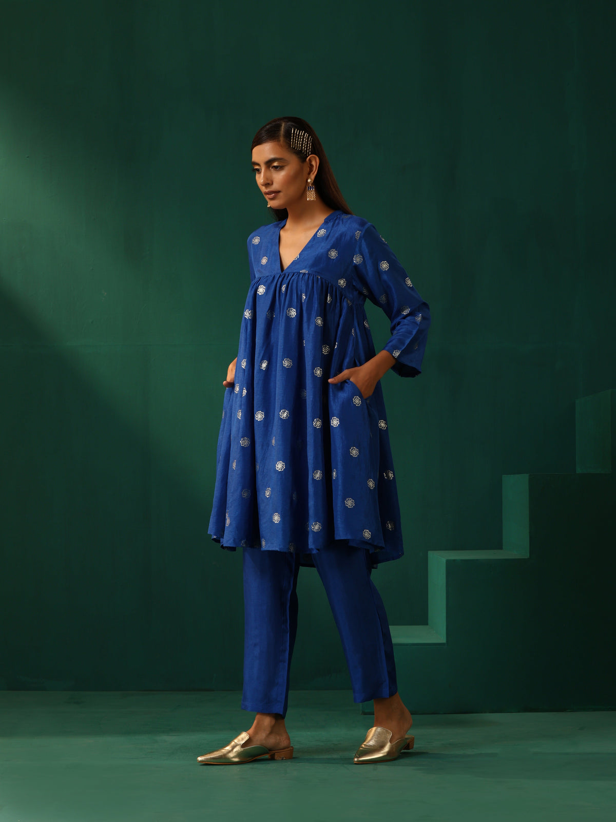 trueBrowns Royal Blue Geometric Floral Viscose Silk Front Gathered Co-ord Set | Grocsy