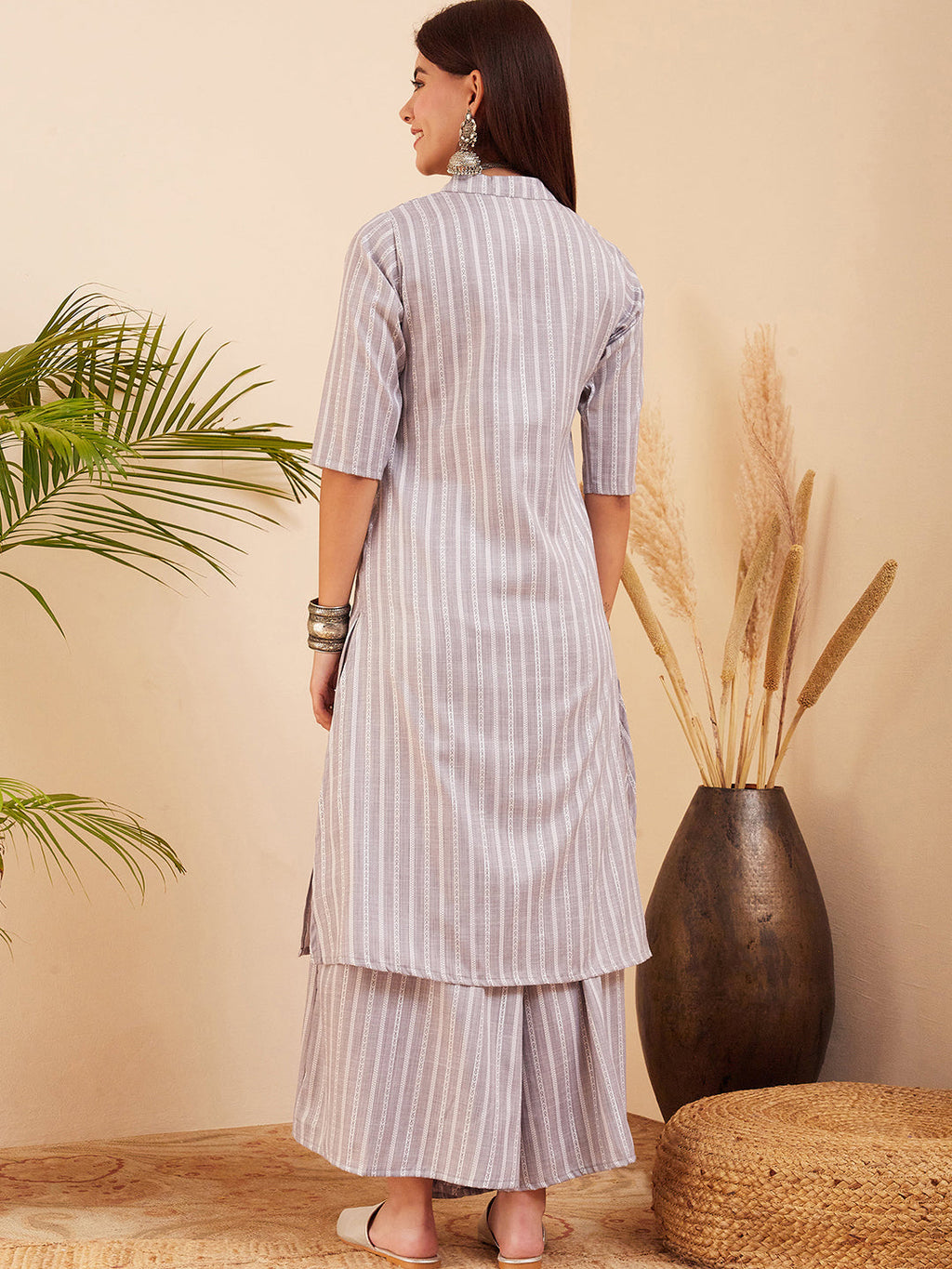 InWeave Women's Light Grey Lurex Kantha Mandarin Neck Kurta Palazzo Set | Grocsy