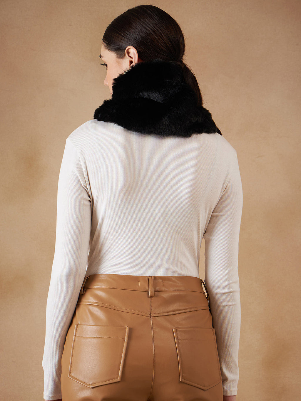 InWeave Women's Black Faux Fur Neck Warmer | Grocsy