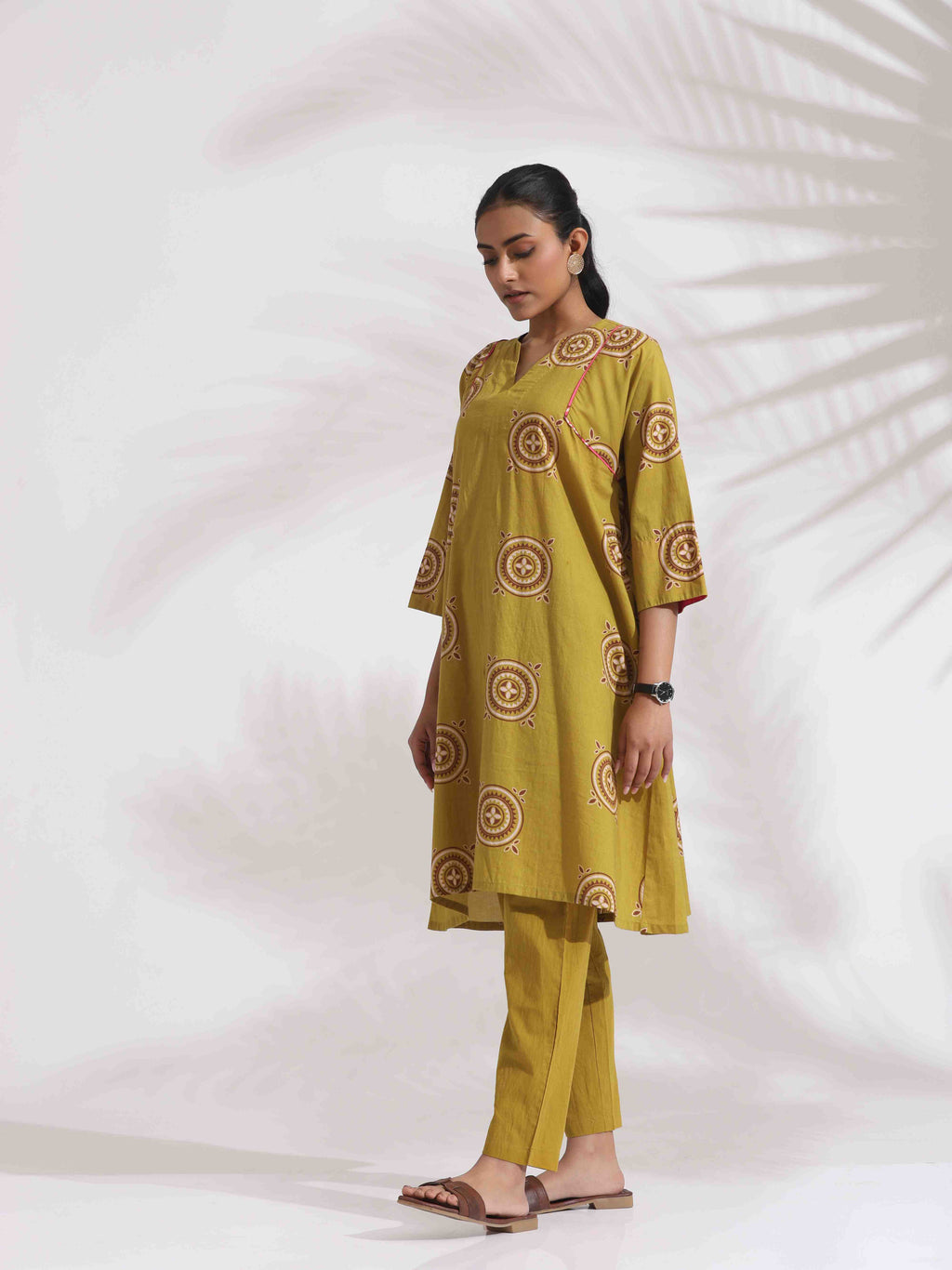trueBrowns Green Cotton Print Kimono Sleeves Kurta Co-ord Set | Grocsy