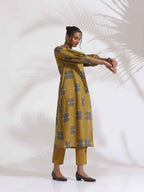 trueBrowns Green Cotton Print Straight Kurta Set | Grocsy