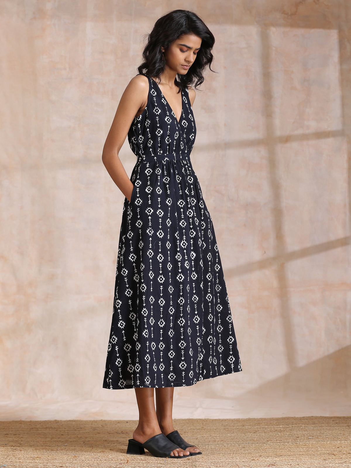 trueBrowns Black White Geometric Print Cotton Sleeveless Wrap Dress | Grocsy