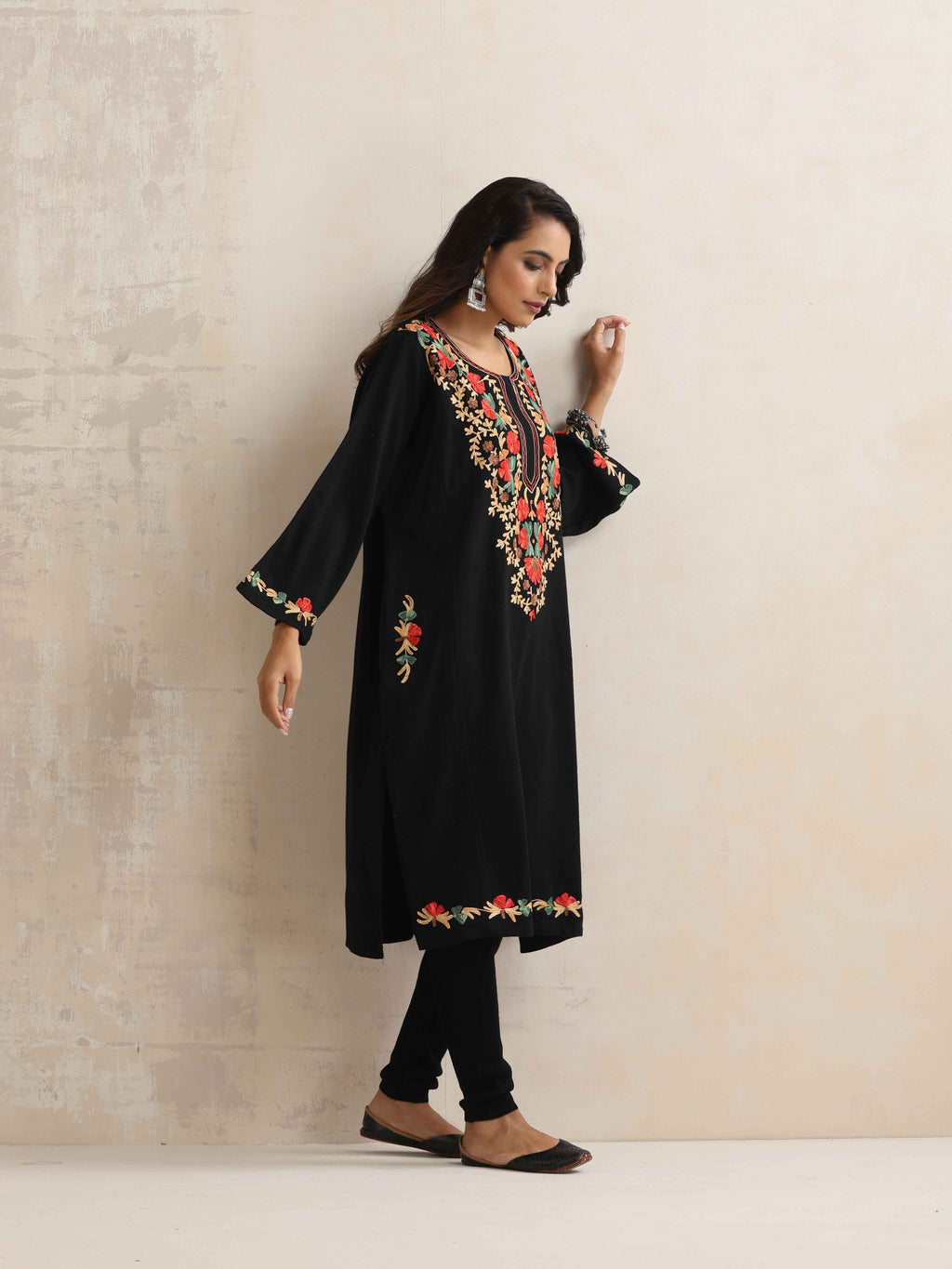 trueBrowns Black Kashmiri Embroidered Woollen Phiran Kurta | Grocsy