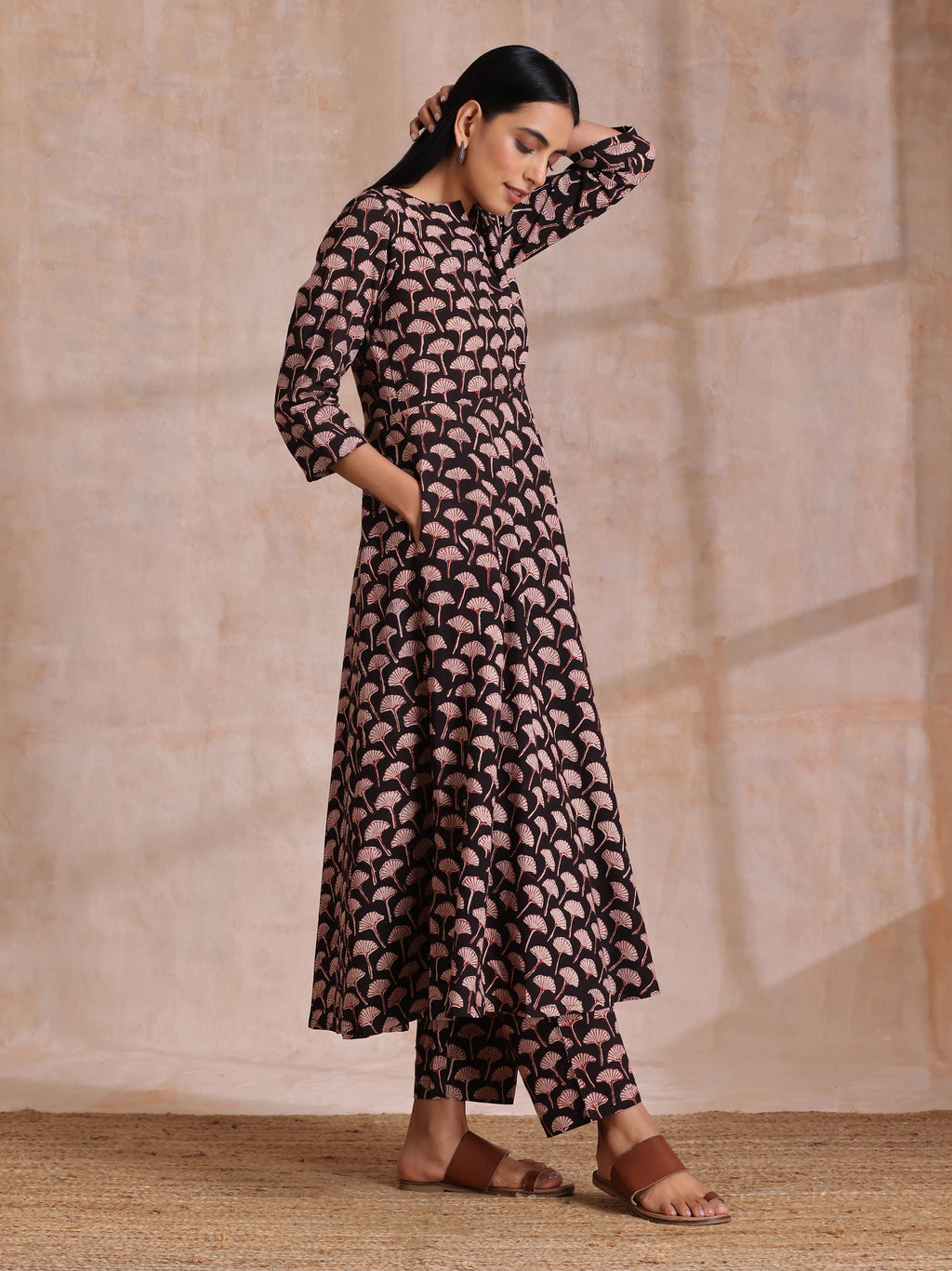 trueBrowns Black Floral Bagru Print Cotton Flared Kurta Pant Set | Grocsy