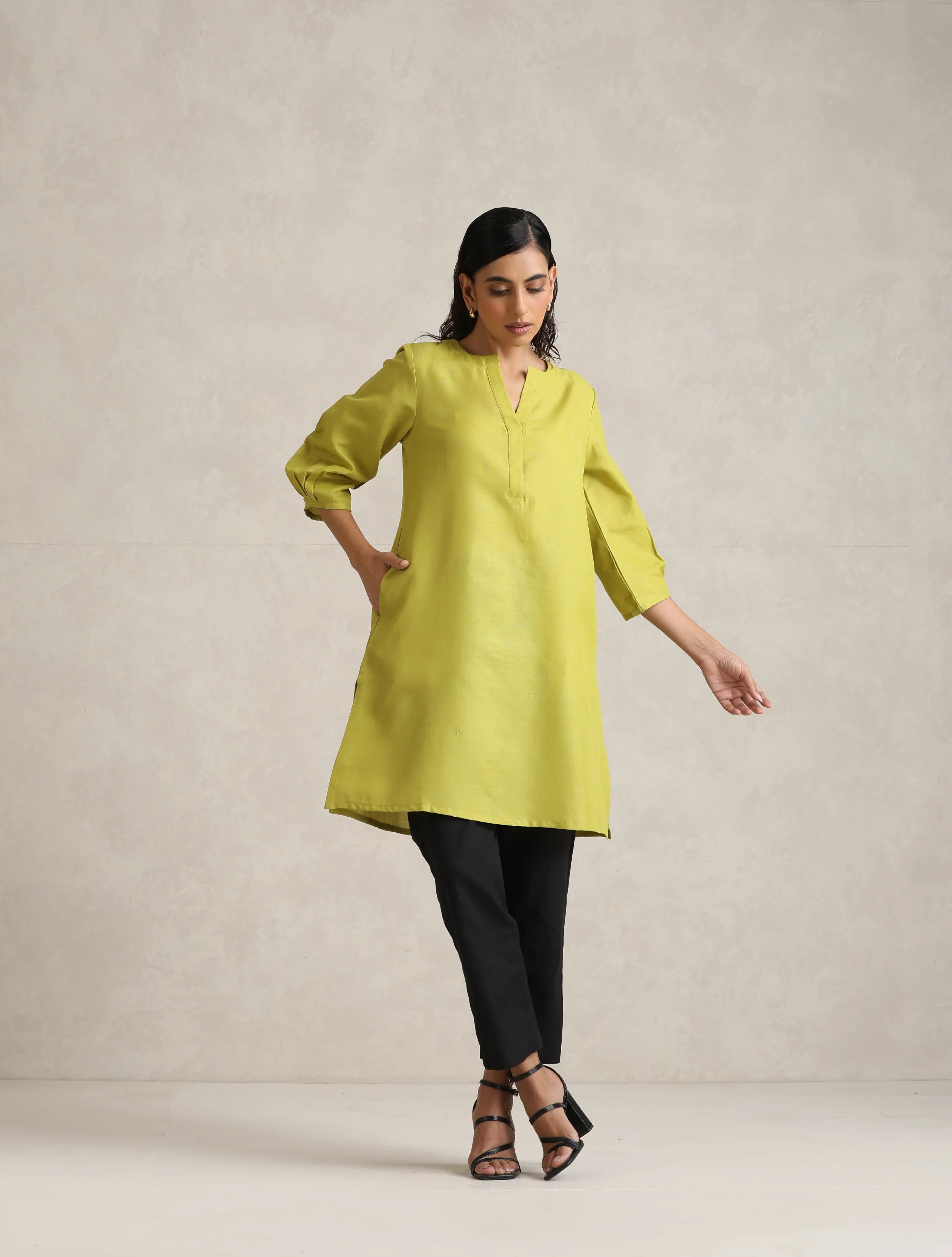 trueBrowns Green Cotton Blend Short Kurta | Grocsy