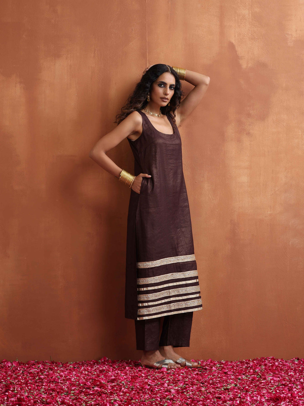 trueBrowns Brown Metallic Straight Kurta Set | Grocsy