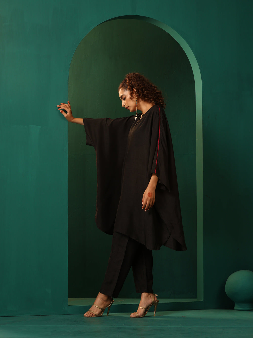 trueBrowns Black Silk Kaftan Pant Set | Grocsy