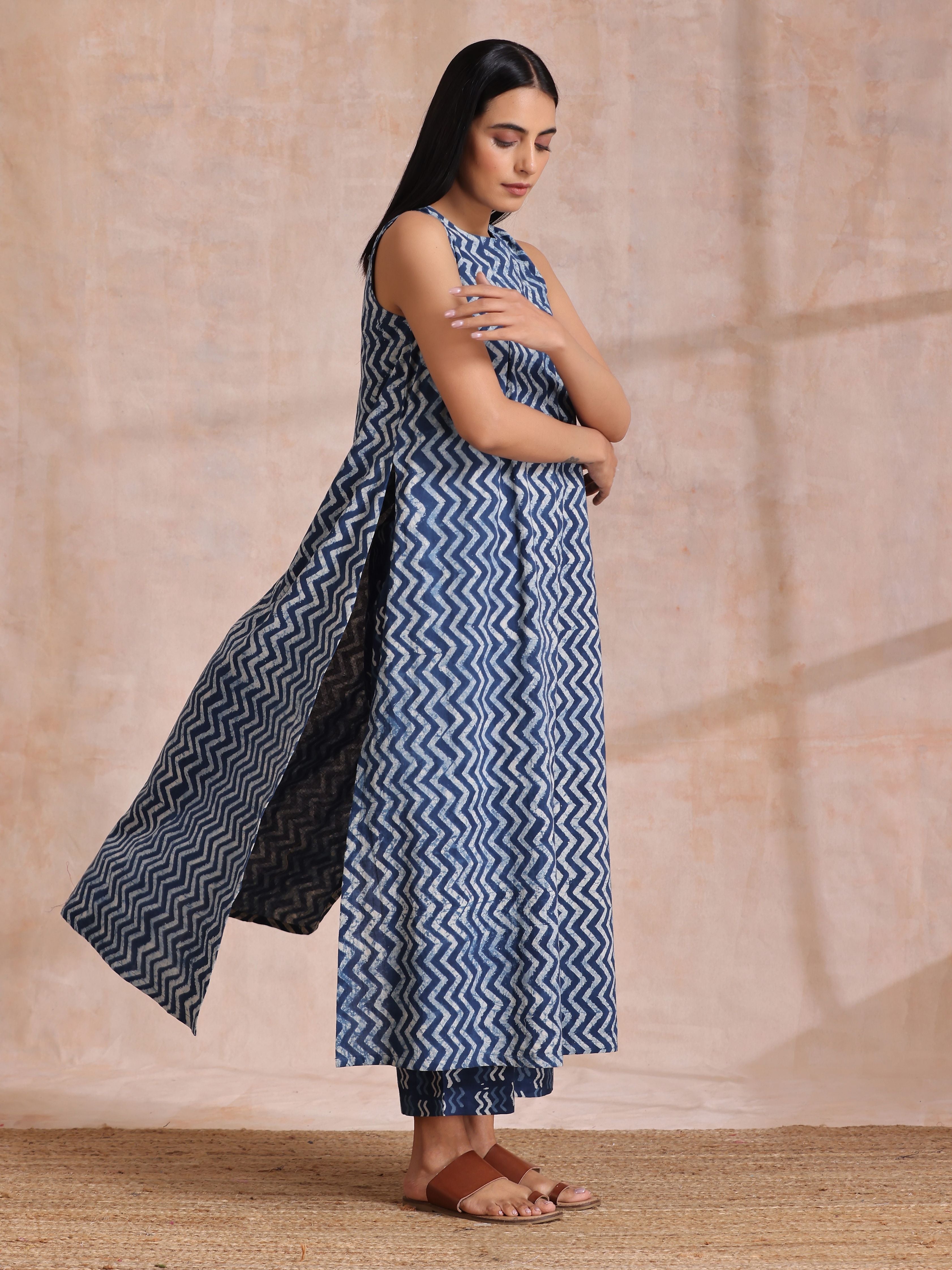 trueBrowns Indigo Dabu Zig-Zag Lines Print Cotton Sleeveless Kurta Pant Set | Grocsy