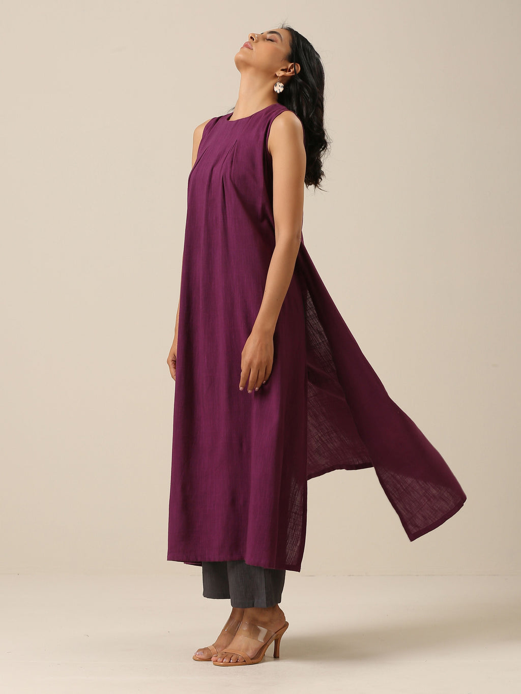 trueBrowns Plum Purple Slub Texture Sleeveless Kurta Pant Set | Grocsy