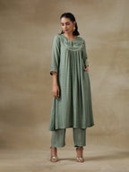 trueBrowns Light Green Bandhani Printed Silk Yoke Kurta Pant Set | Grocsy