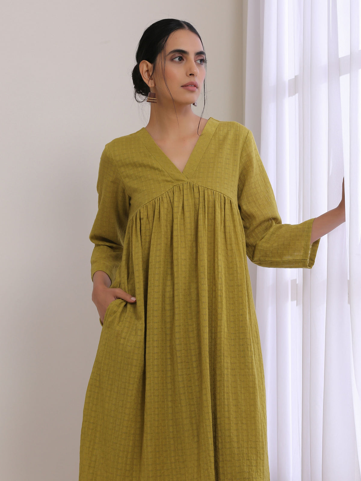 trueBrowns Avacado Green Dobby Flared Slit Kurta Pant Set | Grocsy