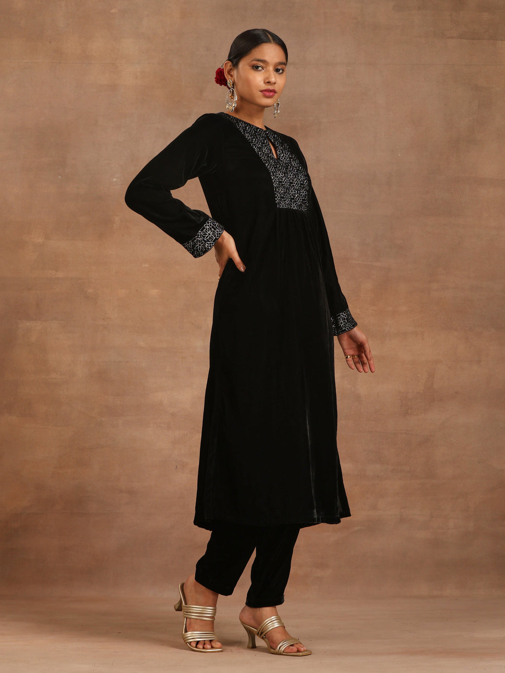 trueBrowns Black Velvet Embroidered Kurta | Grocsy