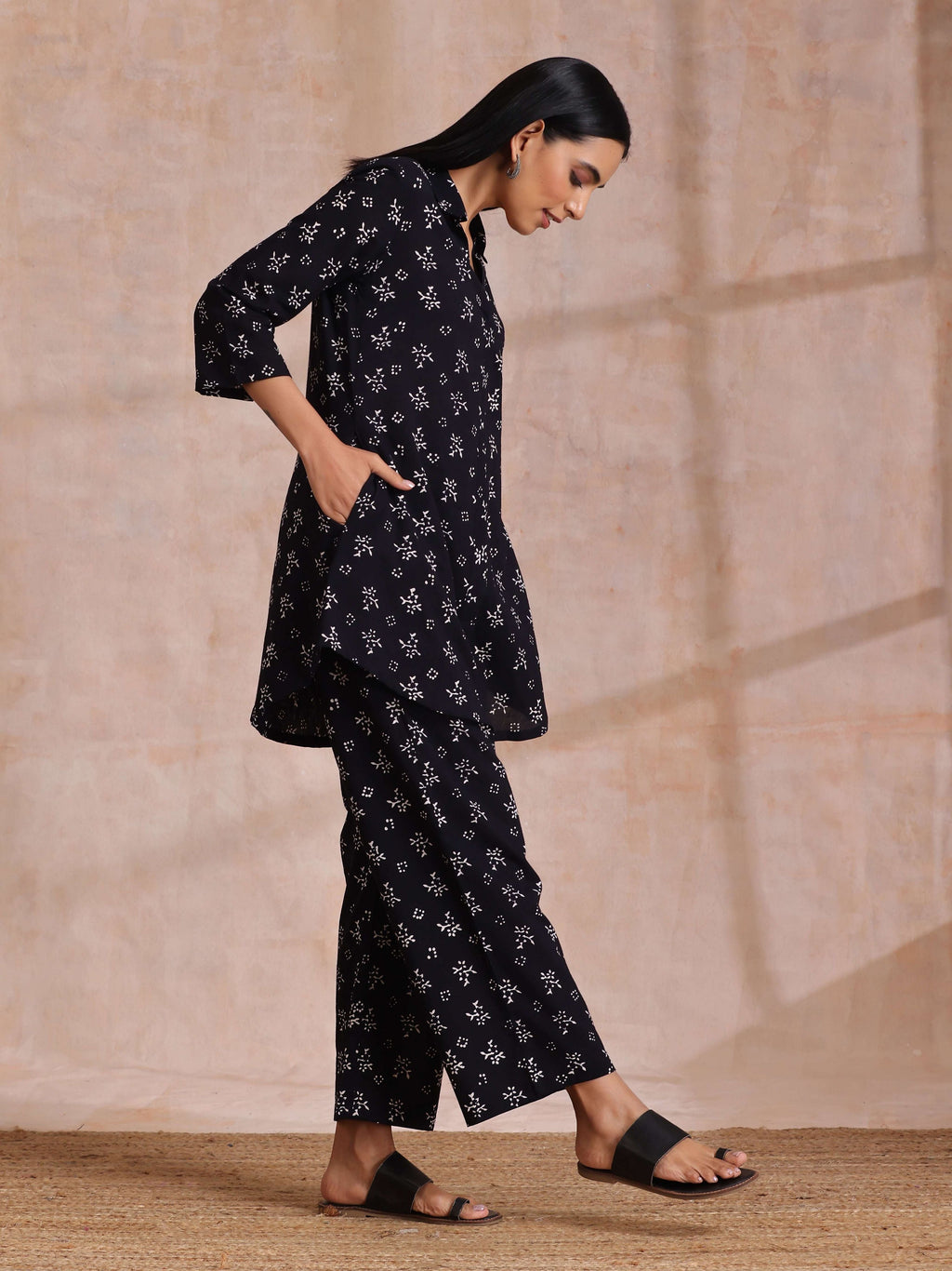 trueBrowns Black White Floral Print Cotton Collar Short Co-Ord Set | Grocsy