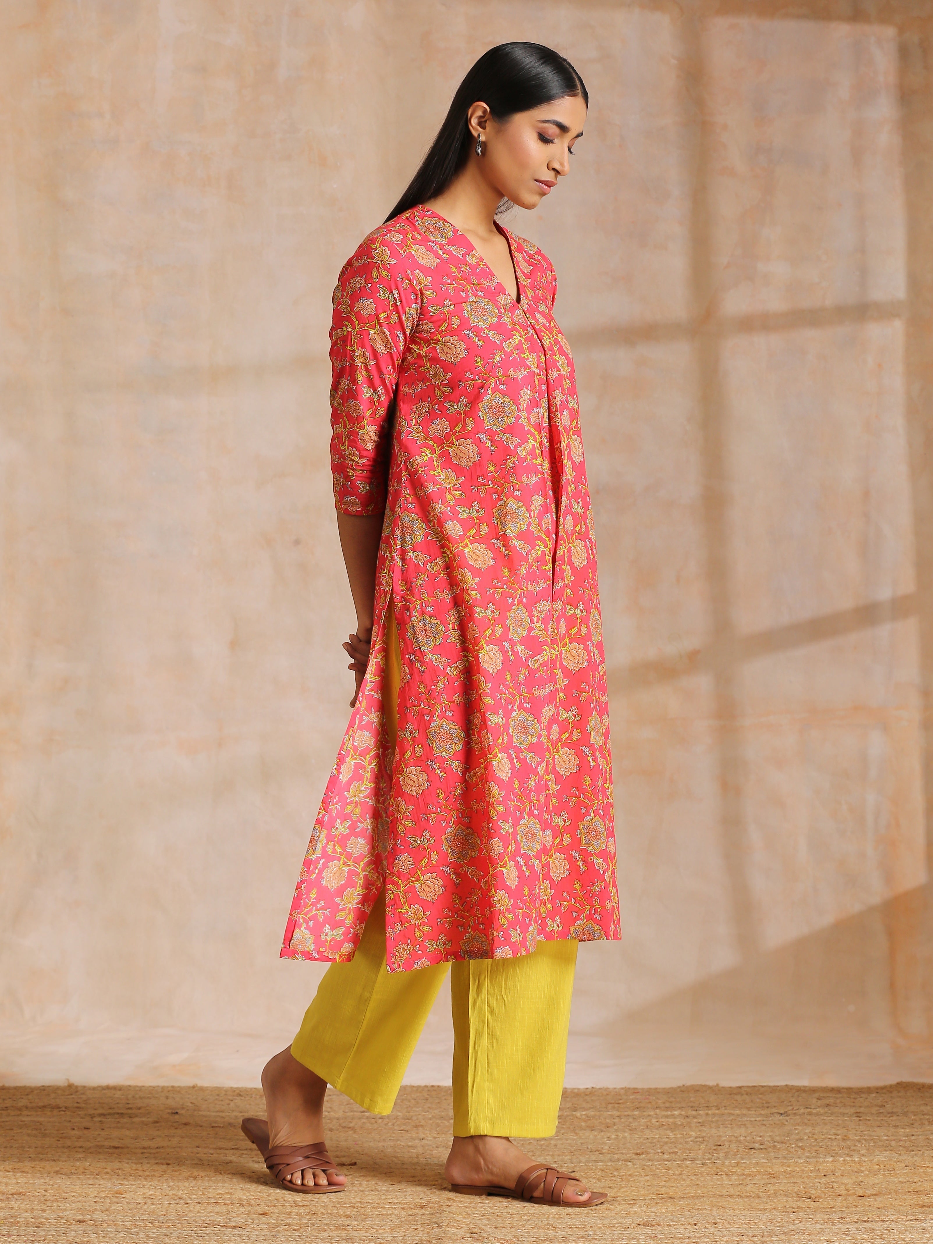 trueBrowns Flamingo Pink Overall Floral Block Print Cotton Slit Kurta Pant Set | Grocsy