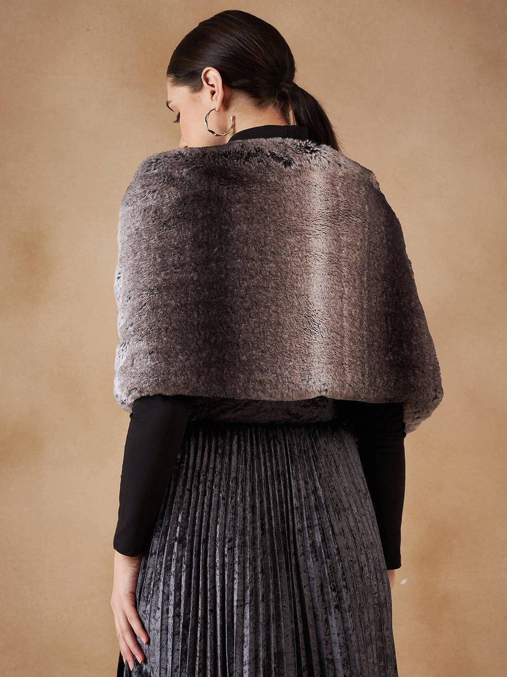 InWeave Women's Dark Grey Duble Shade Long Faux Fur Cape | Grocsy