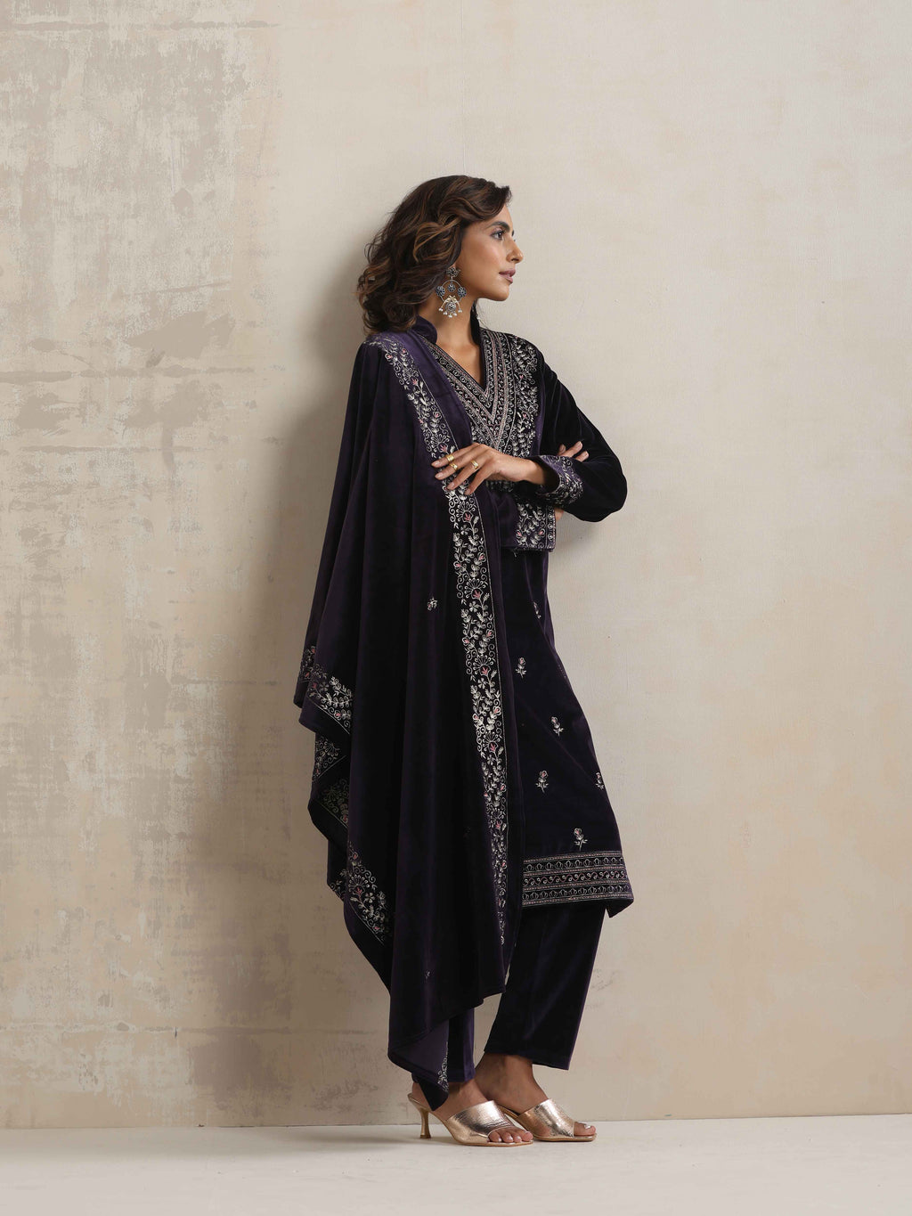 trueBrowns Purple Velvet Embroidered Kurta Pant Dupatta Set | Grocsy