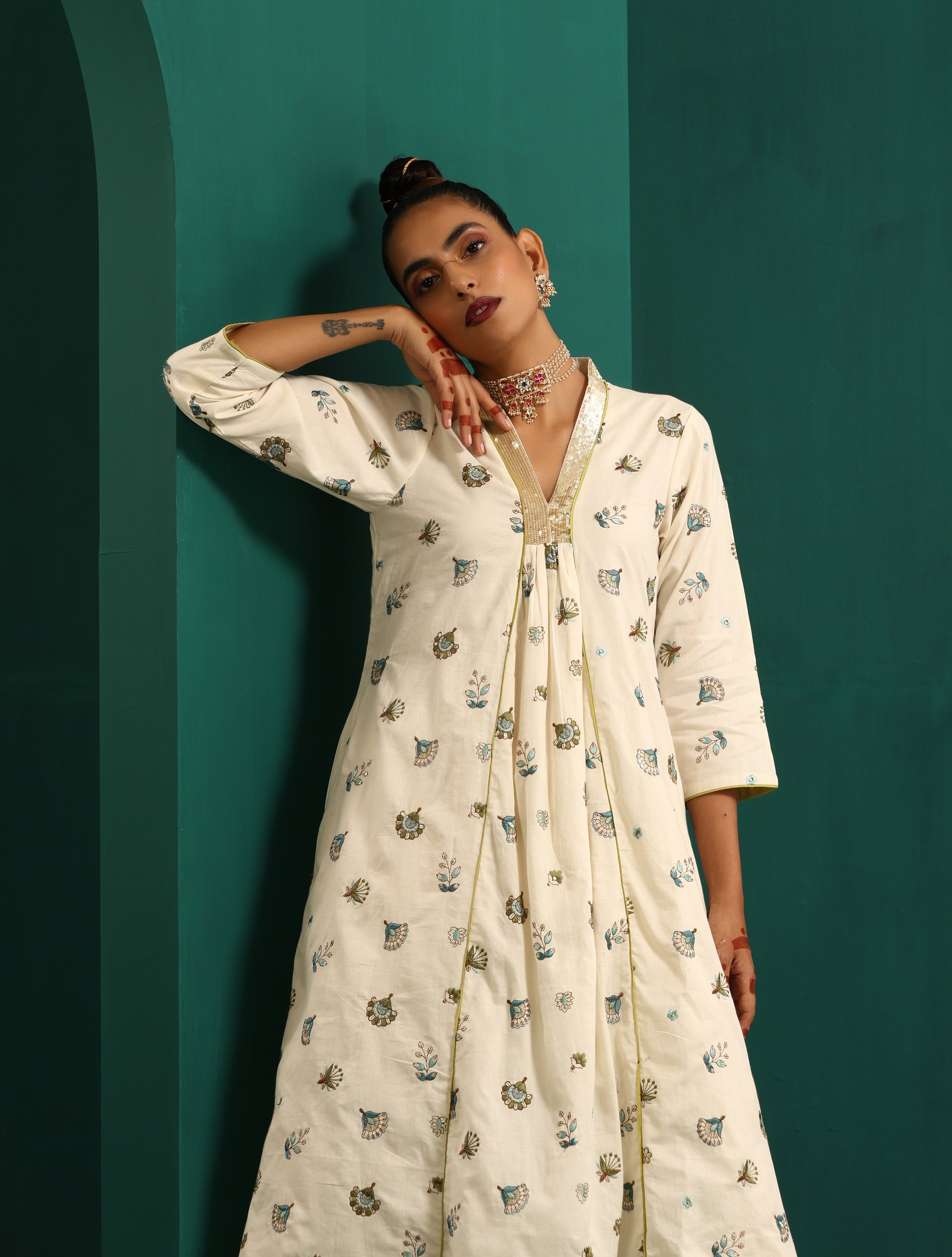 trueBrowns Ivory Blue Floral Cotton Front Gathered Kurta Pant Set | Grocsy