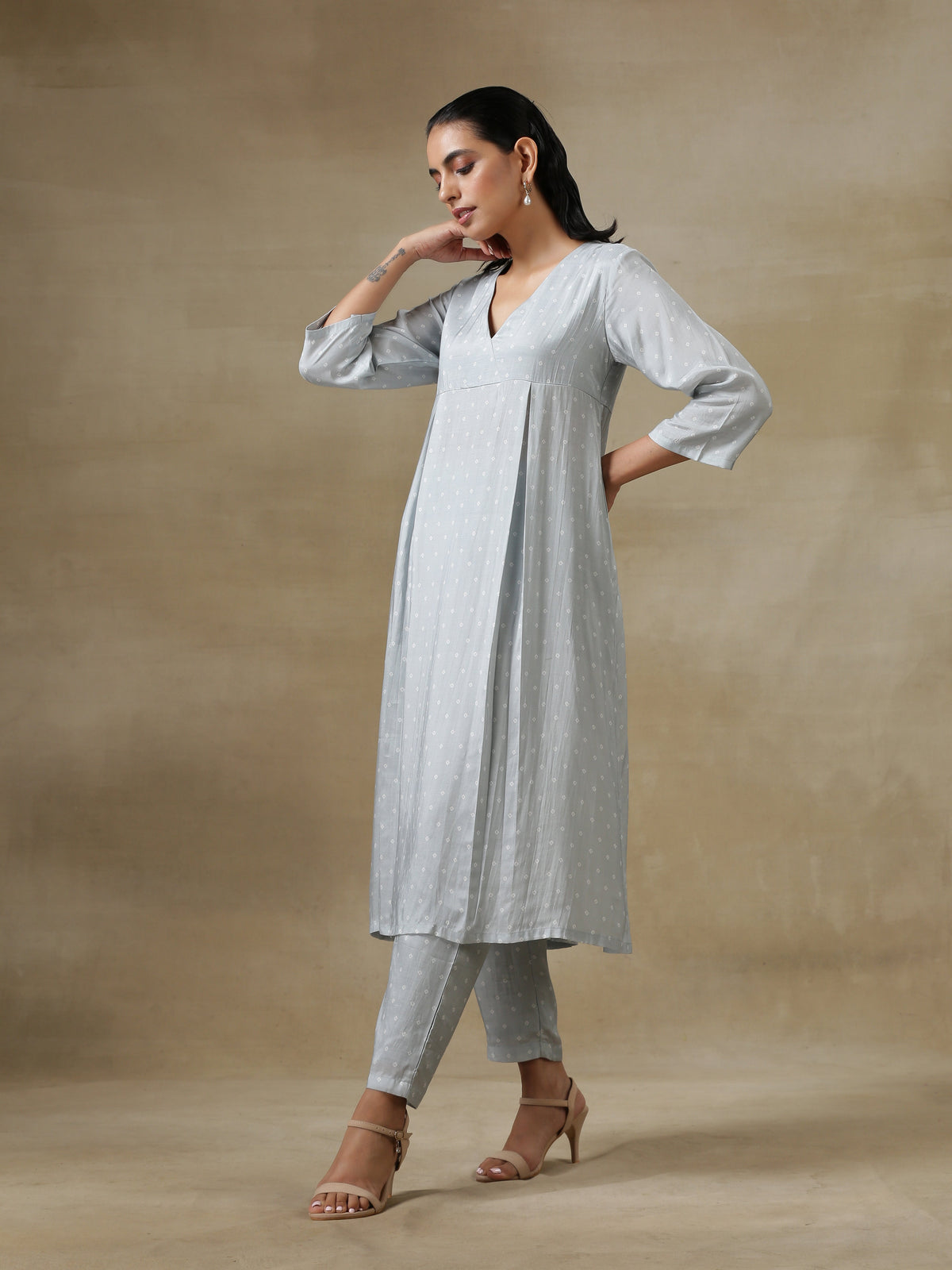 trueBrowns Grey Bandhani Printed Silk Yoke Kurta Pant Set | Grocsy