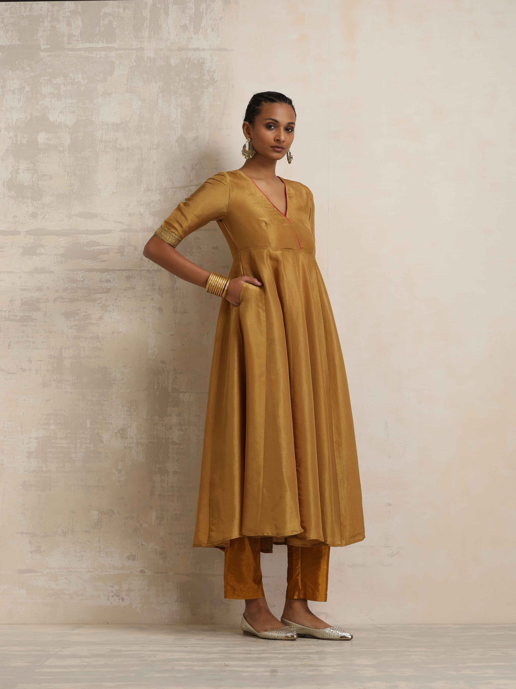 trueBrowns Gold Tissue Flared Anarkali Kurta Set | Grocsy