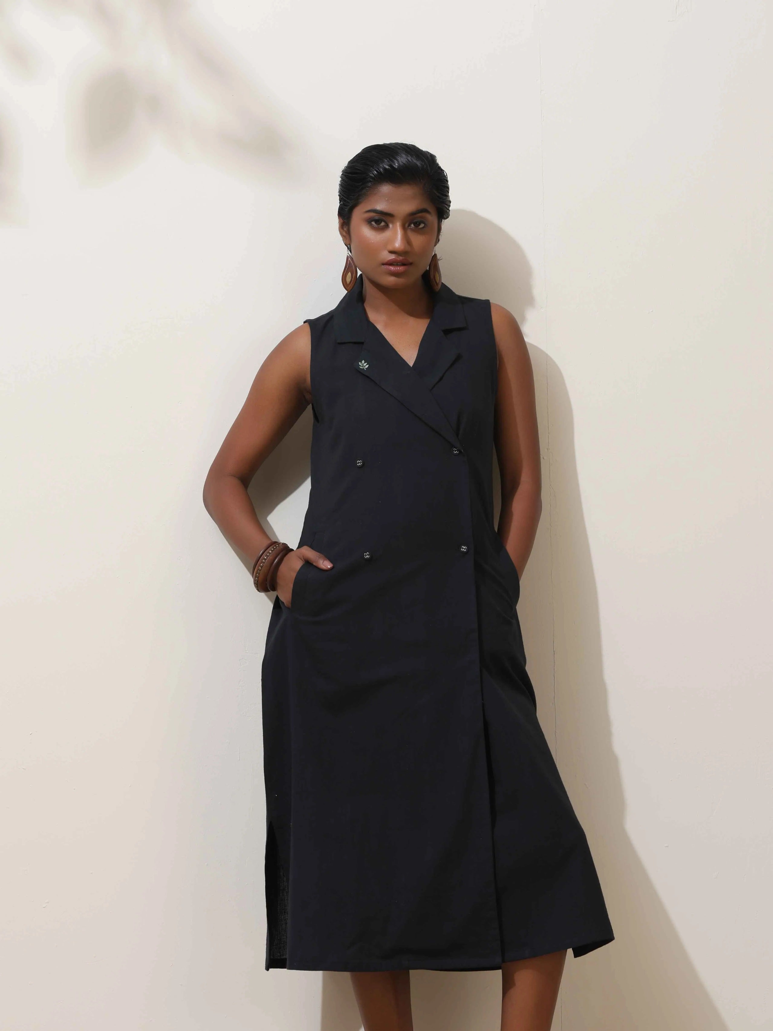 trueBrowns Black Cotton Linen Dress | Grocsy