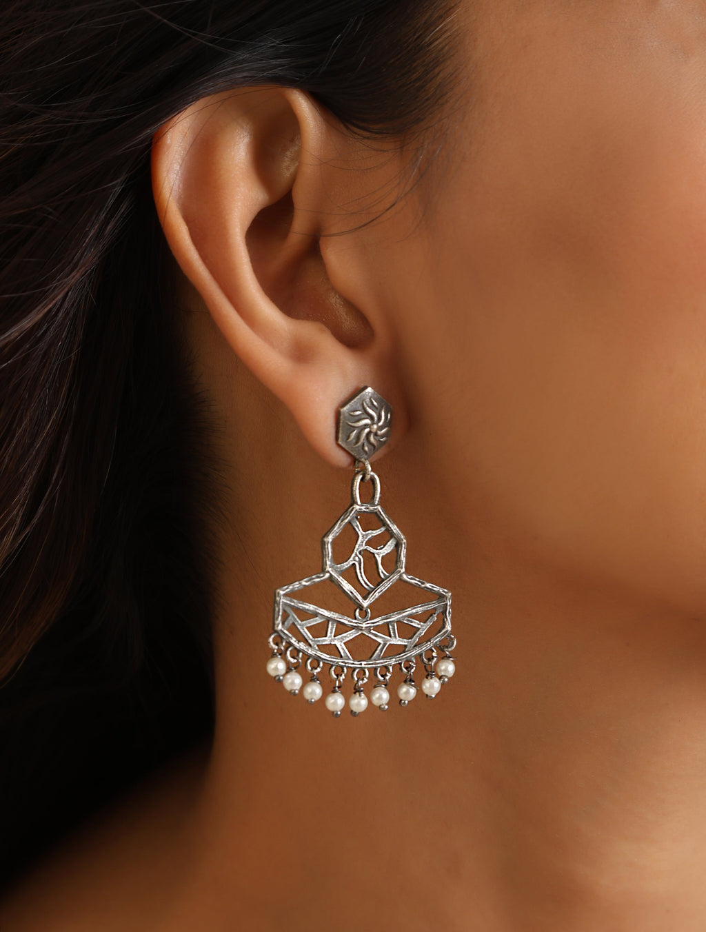 trueBrowns Silver Jaali Earrings | Grocsy