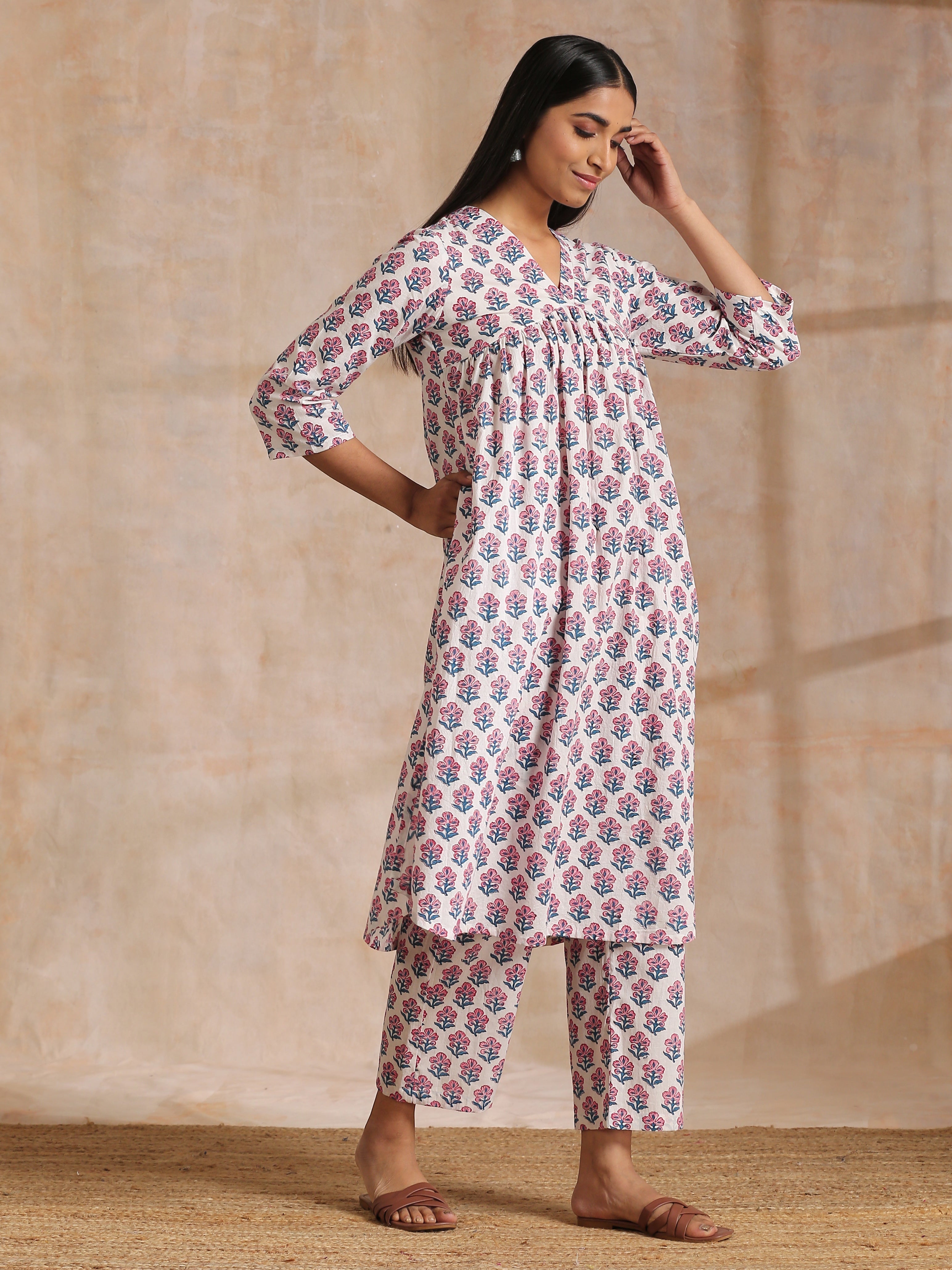 trueBrowns White With Pink Blue Floral Block Print Cotton Flared Slit Kurta Pant Set | Grocsy