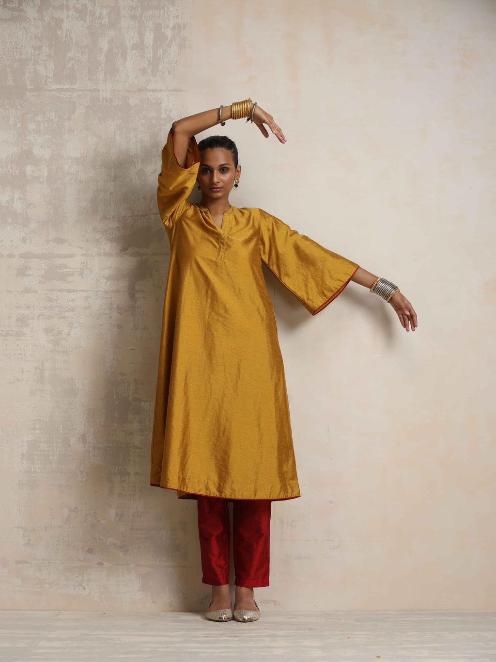 trueBrowns Gold Silk Kurta Set | Grocsy