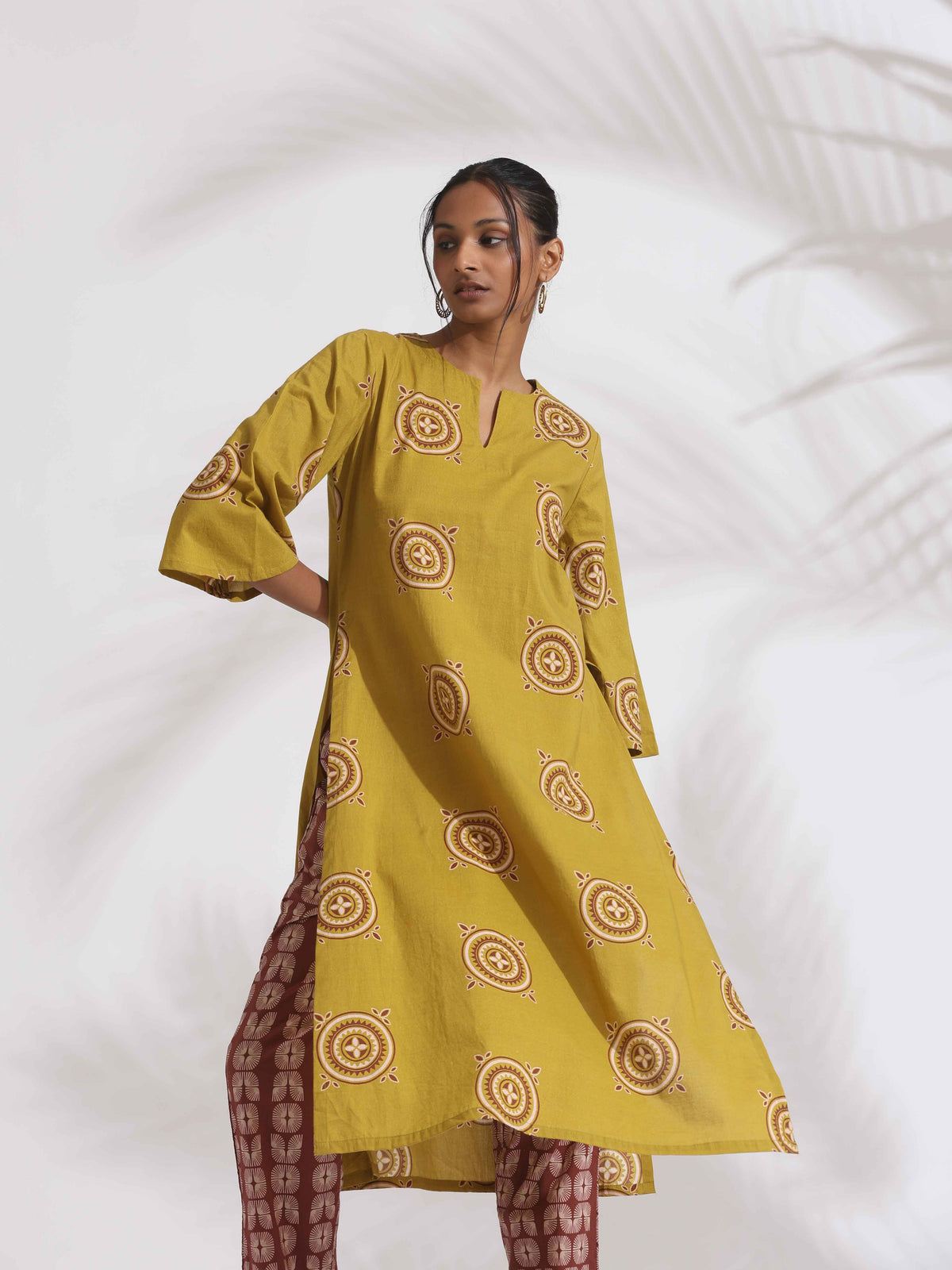trueBrowns Green Cotton Print HighSlit Kurta Set | Grocsy