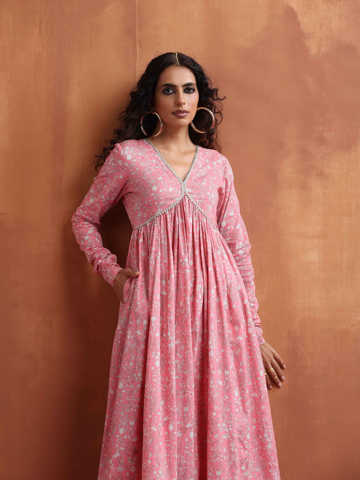 trueBrowns Pink Print Flared Anarkali Kurta Set | Grocsy