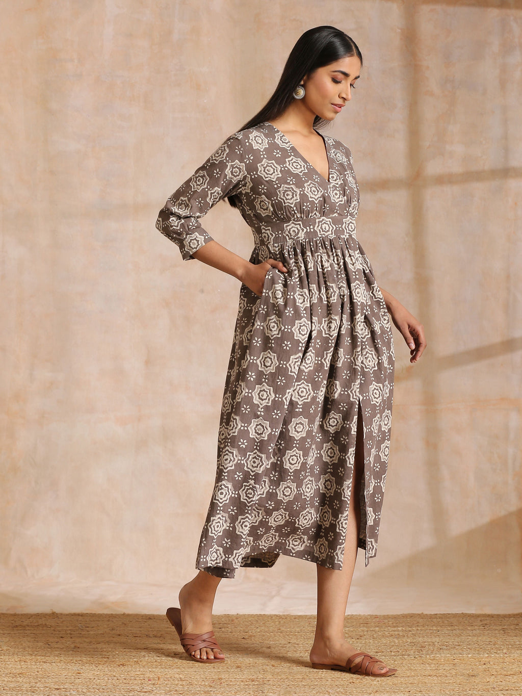 trueBrowns Clay Dabu Overall Print Cotton Wrap Dress | Relove | Grocsy