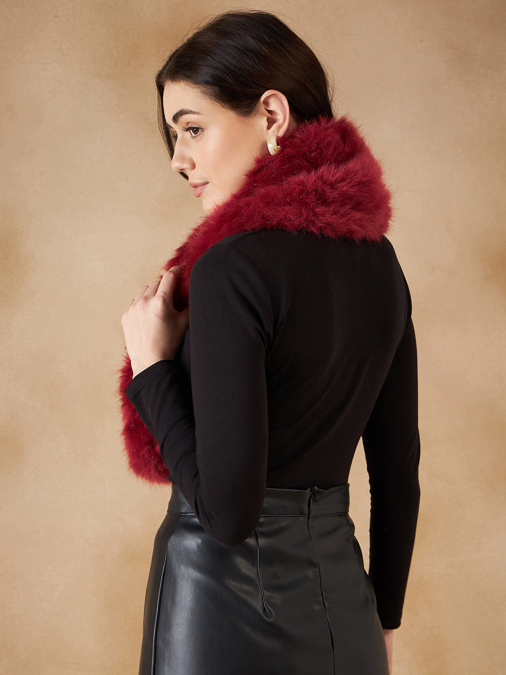 InWeave Women's Bright Rust Faux Fur Neck Warmer | Grocsy