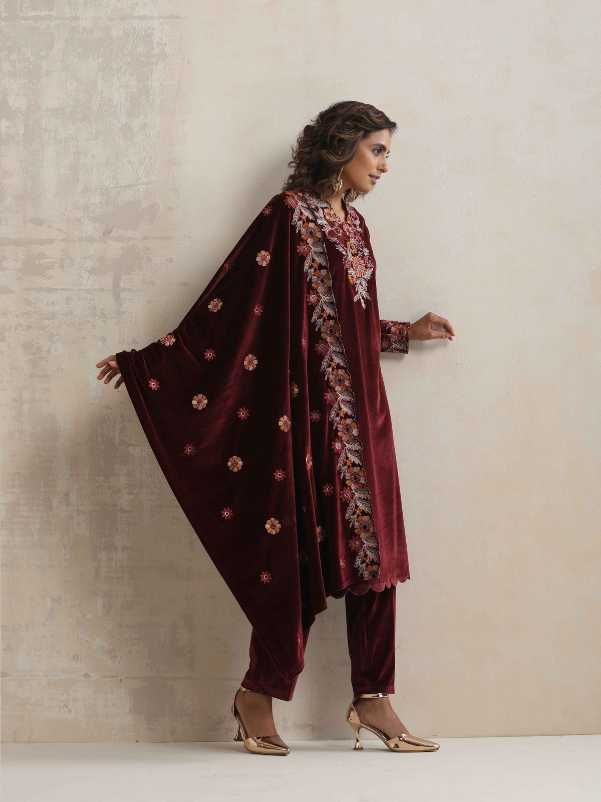 trueBrowns Maroon Velvet Floral Embroidered Kurta Pant Dupatta Set | Grocsy