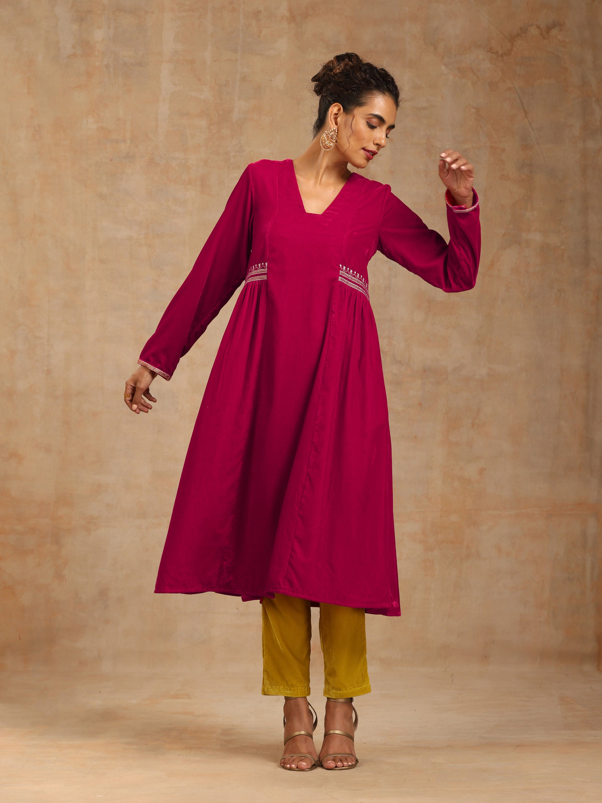 trueBrowns Rani Pink Velvet Embroidered Kurta | Grocsy
