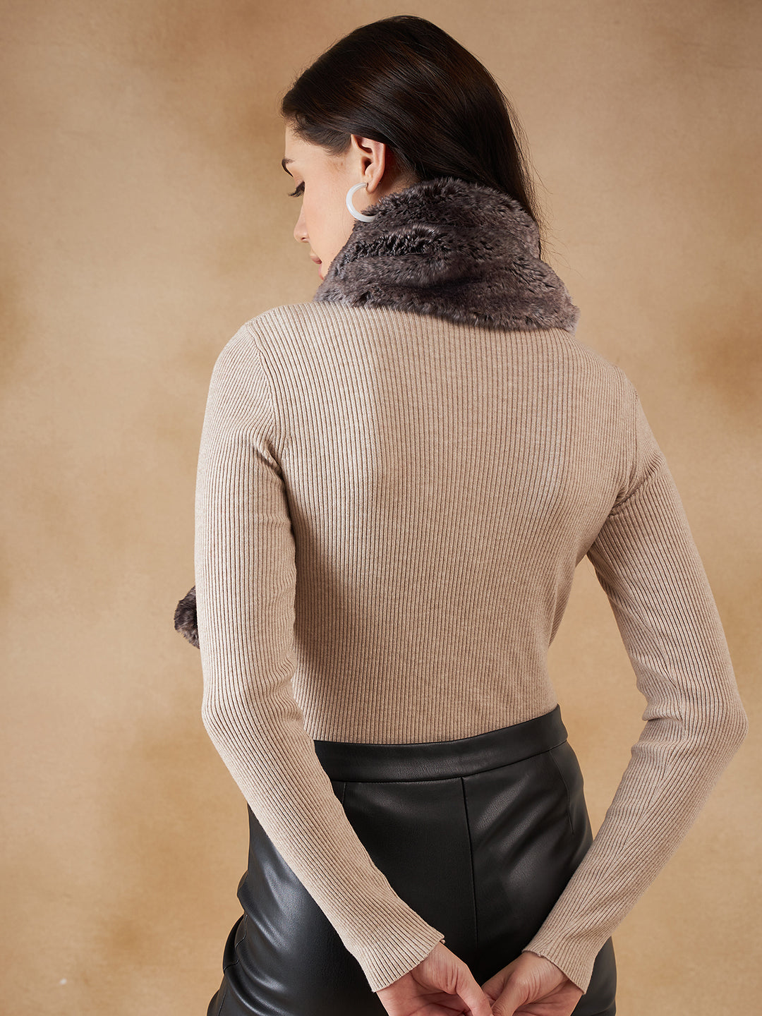 InWeave Women's Dark Grey Double Shade Faux Fur Neck Warmer | Grocsy
