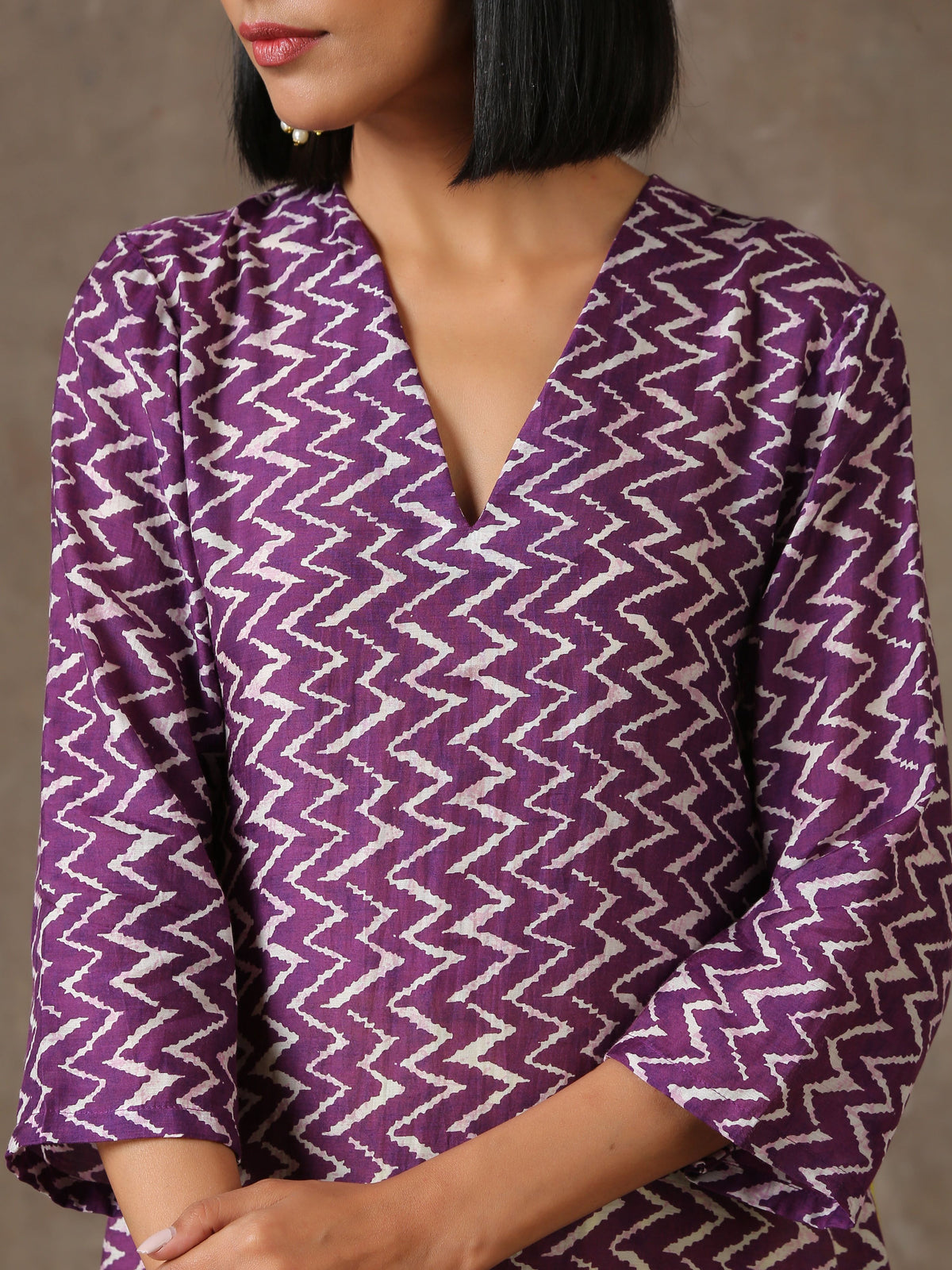 trueBrowns Purple White Lehariya Printed Silk kurta Pant Set | Grocsy