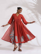 trueBrowns Red Cotton Print Flared Kurta Set | Grocsy