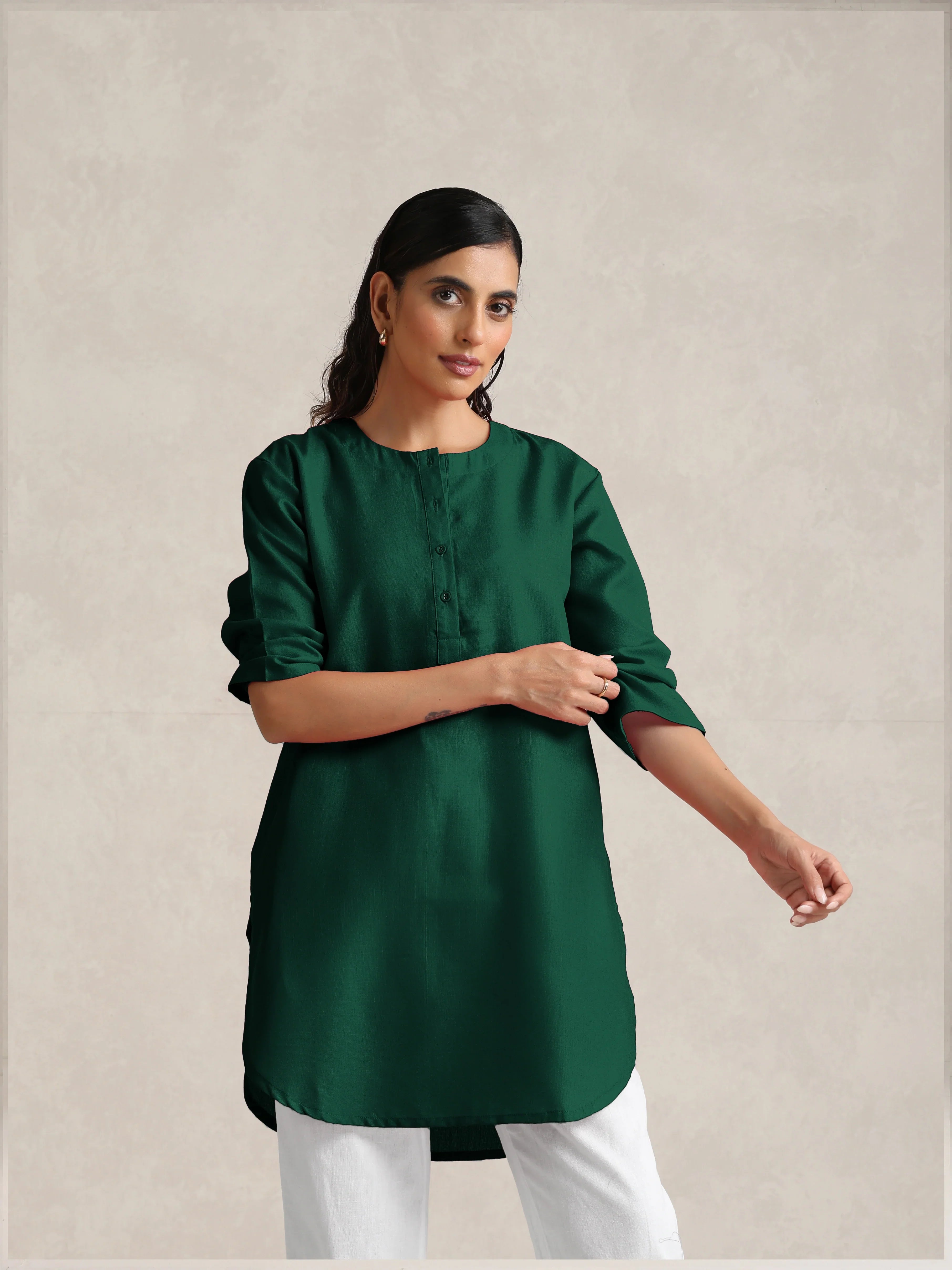trueBrowns Dark Green Cotton Blend Short Kurta | Grocsy