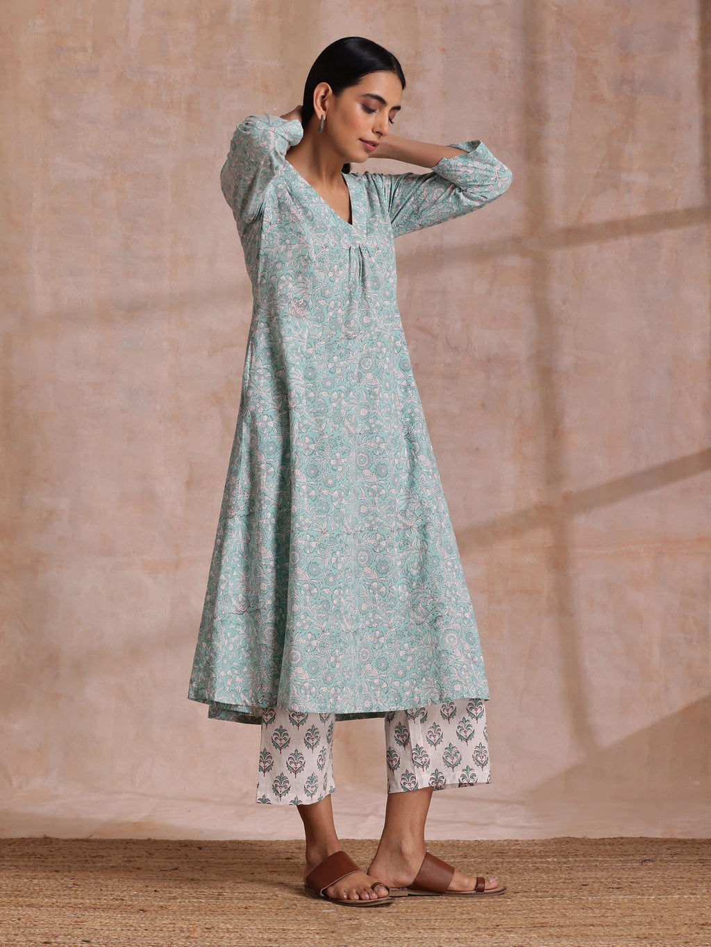 trueBrowns Tiffany Blue Floral Block Print Cotton Front Neck Gathered Kurta Pant Set | Grocsy