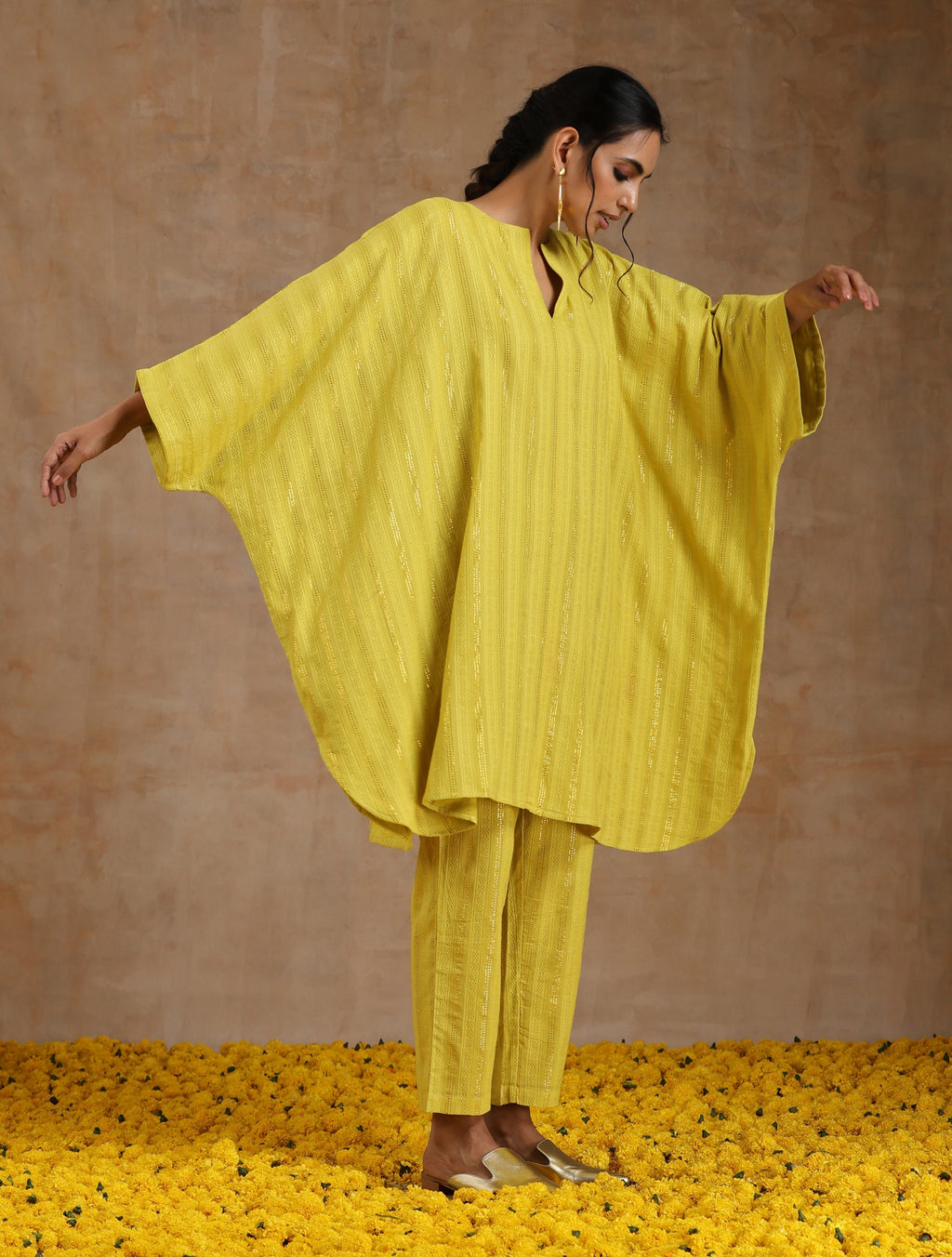 trueBrowns Lime Gold Cotton Oversized Round Co-Ord Set | Grocsy