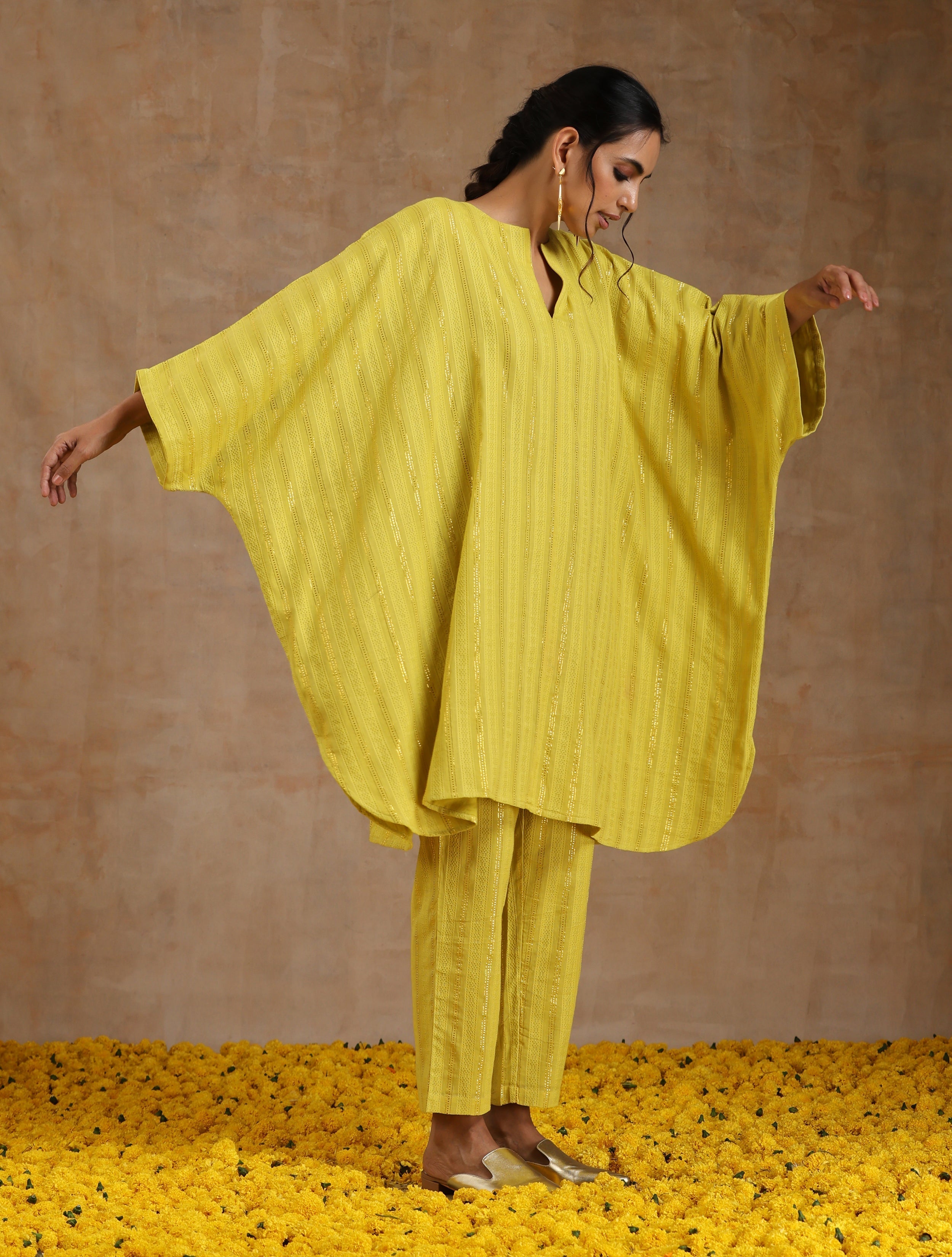 trueBrowns Lime Gold Cotton Oversized Round Co-Ord Set | Grocsy
