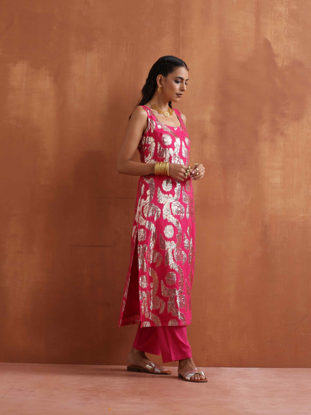 trueBrowns Pink Metallic Straight Kurta Set | Grocsy