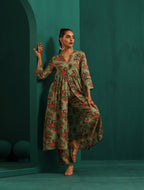 trueBrowns Green Floral Muslin Silk Printed Front Slit Kurta Pant Set | Grocsy