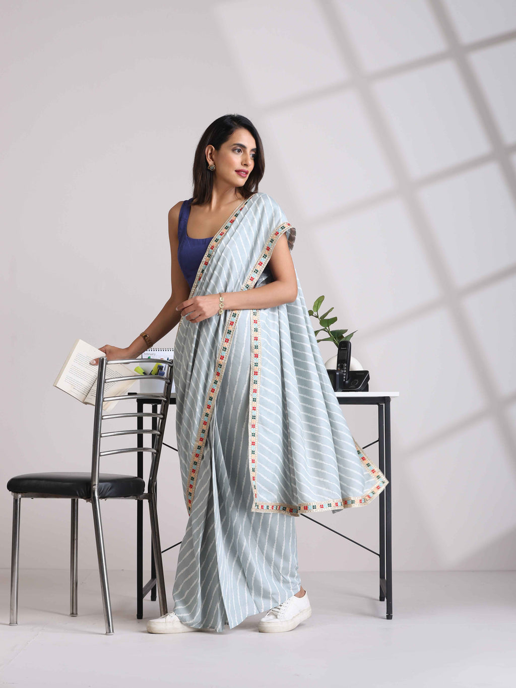 trueBrowns Grey Muslin Silk Saree | Grocsy