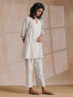 trueBrowns Multi Color Floral Booti Print Cotton V-Square Neck Co-Ord Set | Grocsy