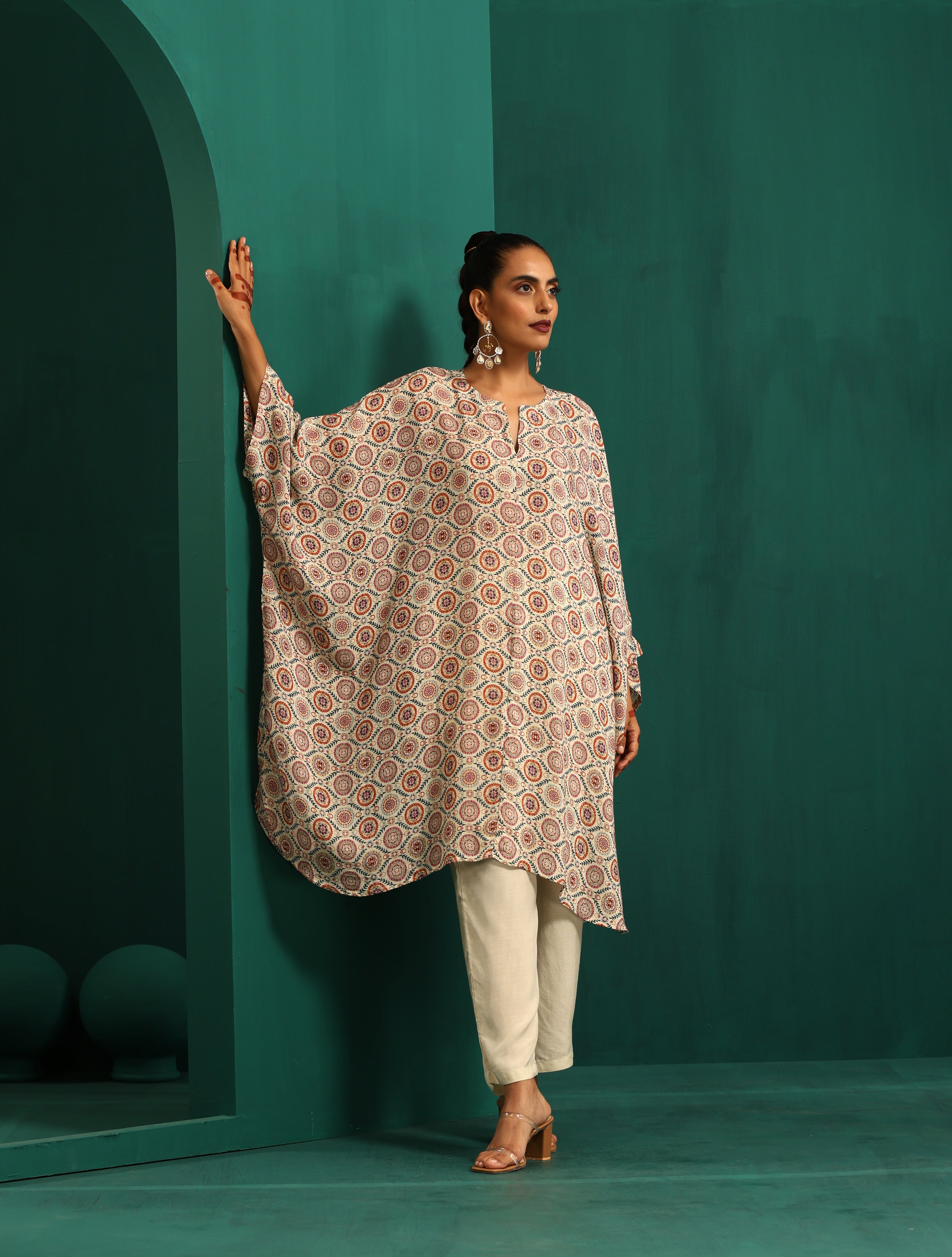 trueBrowns Off White Circle Floral Muslin Silk Printed Kaftan Pant Set | Grocsy
