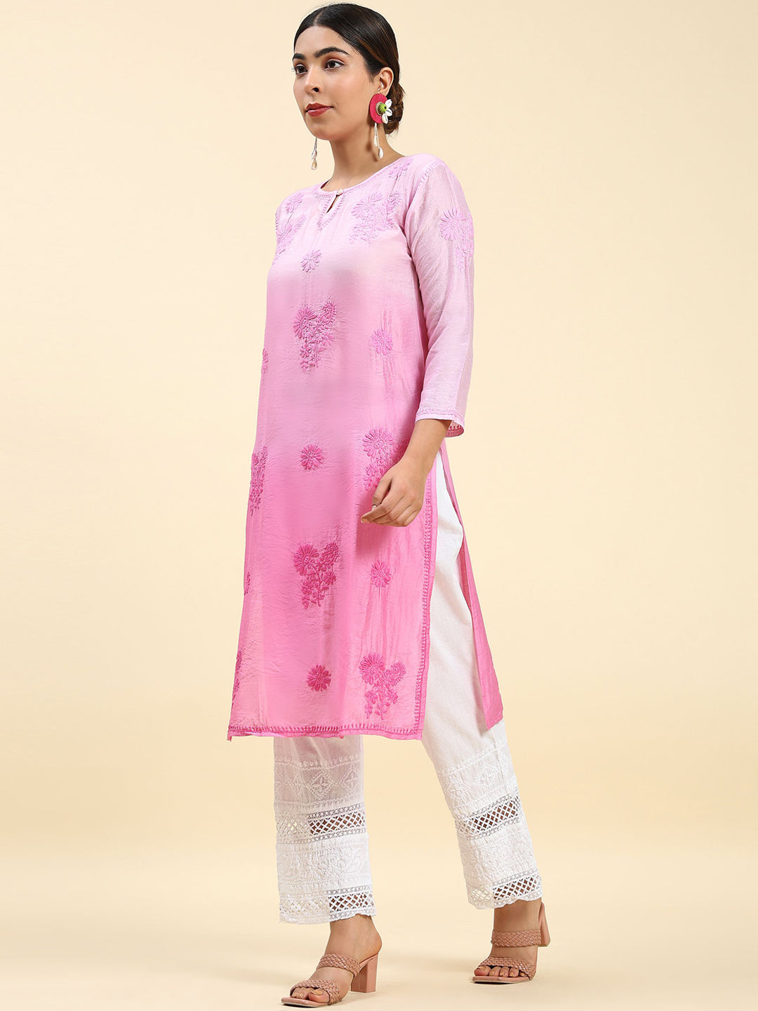 HOUSE OF KARI Floral Chikankari Embroidered Kurta | Grocsy
